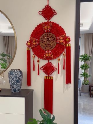 中国红太好看了 中国红太好看了,特大号白桃木中国结,挂客厅,高端大气上档次,红红火火,喜气洋洋#好物推荐🔥 #中国结挂件 #客厅福字挂件