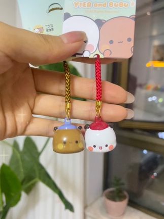 想快点告诉你,我有你送的招财手铃铛,清脆悦耳的声音好像在说“喜欢你” #治愈 #布布一二#手铃铛 #一二布布专属l