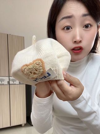 入秋后天凉了宝宝的囟门帽当然要选这款保暖又舒服的针织贝雷帽,不挑头型谁戴谁好看还洋气,软针织毛线钩织不扎不痒不刺挠,可以自己凹造型拍照打卡时髦还出片#婴儿贝雷帽#宝宝贝雷帽#婴儿帽子#谁戴谁美贝雷帽 #宝宝帽子