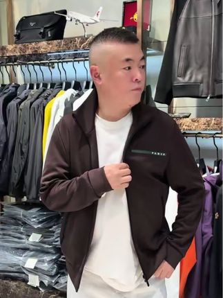 佤叔自留,P家经典外套,四面弹力,舒服到不想脱。 #男士穿搭 #四面弹力 #秋冬外套 #立领夹克