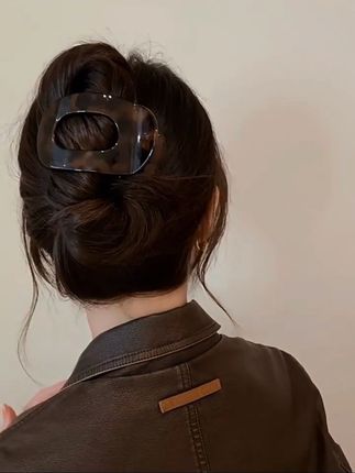 #头饰轻奢小众高级感 高级感鸭嘴夹发夹女后脑勺2025新款高端盘发一字鲍鱼抓夹头饰发卡#发饰分享