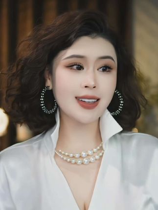〖闪耀的你〗小众高级感闪钻大#耳圈 #大耳圈 #耳环轻奢小众高级感 #耳扣耳圈 #又酷又飒