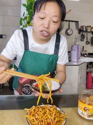 #香辣木瓜丝#木瓜丝开胃下饭菜@DOU+小助手