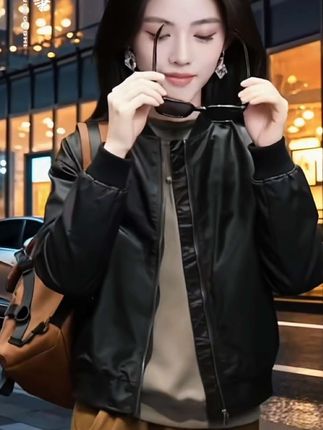 #男士高级感穿搭 男士潮牌复古秋季飞行夹克立领街头感棒球服宽松休闲百搭外套!#早秋穿搭公式来了 #早秋不费力显贵穿搭 #时尚潮流穿搭 @抖加🔥上热门🔥dou+🔥热点宝