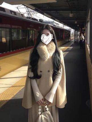 留洋大小姐 秋冬气质高级感披斗篷毛领+修身长袖裙子三件套00767#高级感穿搭 #温柔穿搭 #斗篷 #外套穿搭 #韩范穿搭