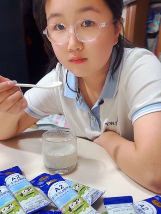 我们家小圆子从小到现在没有断过奶,她最喜欢喝的就是奶粉,而且杰茜荟A2生牛乳奶粉真的好好喝#强烈推荐 #独立包装 #杰茜荟 #纯牛奶粉
