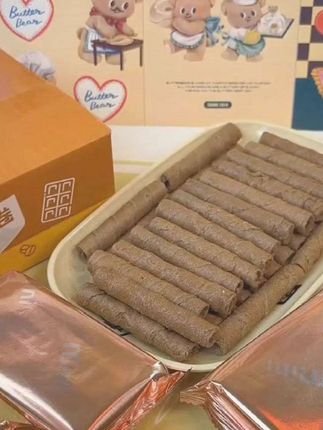 这款巧克力脆卷真的绝了!🍫酥脆的外层,浓郁的巧克力香气,一口下去幸福感爆棚!#这也太好吃了 #每日分享
