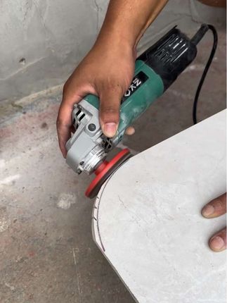 #瓦工铺贴瓷砖 #一体式打磨轮#瓷砖切割修边