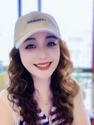 这特效太绝了,一秒穿越回童年👧跟风玩个反向成长😄 #小小的老子驾到 #晒出你的反向成长照 #抖音小助手