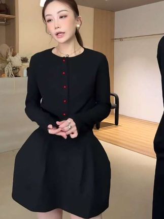 #早秋穿搭公式来了 清冷系禅意衣服女2025早秋减龄长袖针织衫显瘦西装花苞裙气质套装 #花苞裙 #毫不费力地打开初秋穿搭 #穿出自己的风格 #时髦精的ootd