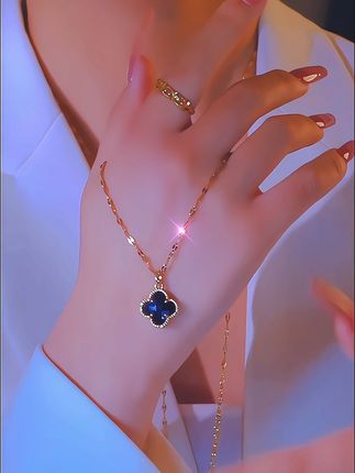 经典款四叶花项链 四叶花项链女款2025年新款爆款 #时尚饰品 #轻奢时尚项链 #项链女款高档 #四叶草项链 #好物推荐🔥