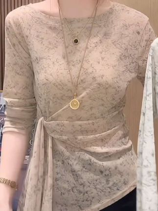#洋气小衫 #百搭上衣 #百搭显瘦 #通勤穿搭如何摆脱土气感