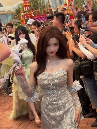 乱花渐欲迷人眼#显眼包都来海洋公园了 #全上海的显眼包都来了