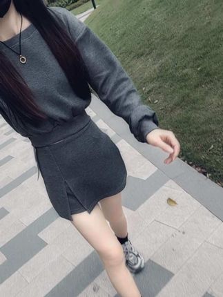 别人再好,关我什么事,我再不好,关别人什么事,不需要向谁证明什么,我永远都不可能成为别人眼中完美的人,我只做自己,不迎合,不讨好,不将就,不违心,我信奉的永远都是无所谓,没必要,不至于……#辣妹穿搭 #高级感穿搭 #早秋穿搭
