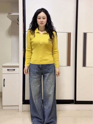 黄黑皮必入显白显瘦黄色针织衫。 #显高显瘦 #微胖穿搭分享 #小个子穿搭 #梨形身材穿搭 #穿搭技巧