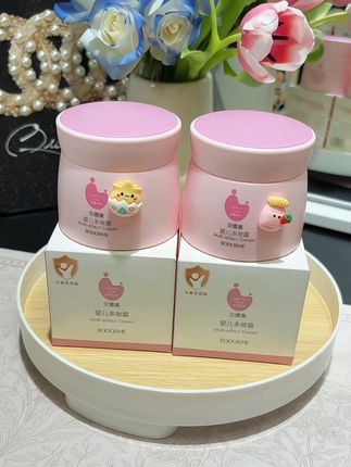 立秋后,又给孩子回购了#贝德美 这款婴儿多效霜,真的是便宜又好用,蓝甘菊精粹温和护肤,宝宝用着放心#儿童面霜 #贝德美多效霜 #宝宝面霜