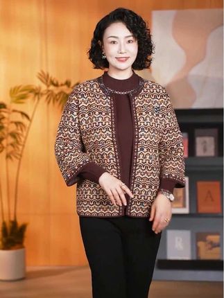 中老年人女妈妈秋冬装新款针织开衫两件套装洋气时尚上衣毛衣外套#中老年外套 #妈妈装上衣 #针织衫女 #毛衣外套 #爆款热卖中