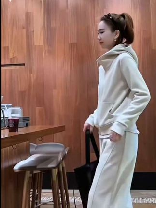 慵懒风休闲运动套装女2025秋季新款时尚洋气连帽卫衣阔腿裤两件套