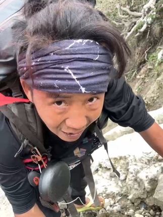这种崎岖山路我穿这款拖鞋徒步219国道翻山抄近道,你还在犹豫纠结好穿不好穿?男女同款,经典百搭款#户外徒步