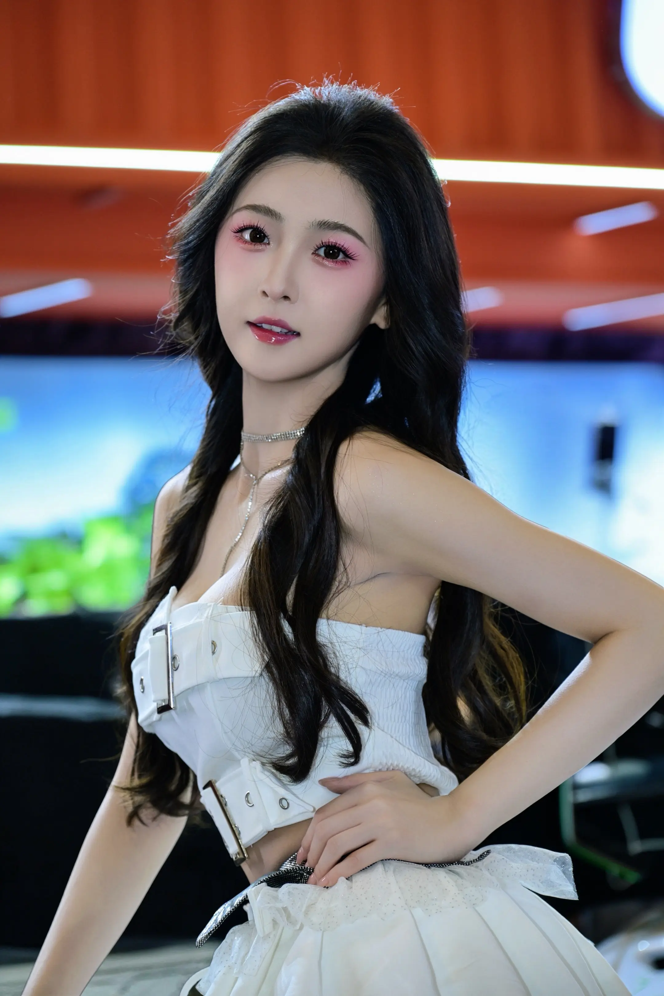 路过被萌晕~#高颜值美女 #清纯御姐 #超a #任绵绵 #车 - 抖音