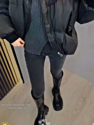 这个高品质的新款加绒加厚的显瘦短靴牛仔裤你们都抢到了吗?#秋冬穿搭 #牛仔裤
