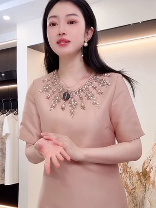 #高级感穿搭 #美搭尽显女神范 #遮肚子藏肉显瘦连衣裙 #敬酒服 #喜婆婆喜妈妈婚宴装