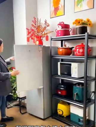 你家微波炉、烤箱、蒸锅是放在台面上的吗?这样放太占空间了,放在这个置物架上面就刚刚好。#置物架 #收纳架 #收纳整理 #厨房置物架 #家居收纳