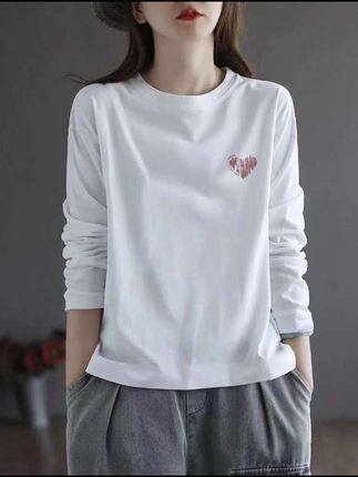 #秋季女装 #百搭上衣 #穿出自己的风格 #谁穿谁好看 #新款时尚女装@DOU+上热门