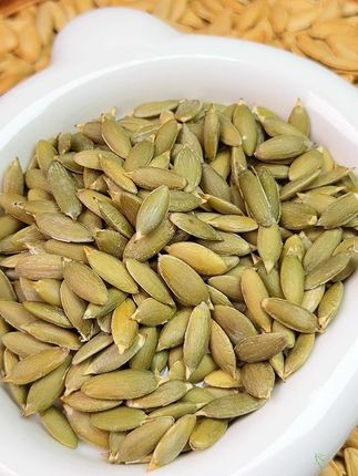 #追剧小零食 美人甲椒盐南瓜子,颗粒饱满,皮薄肉厚,又香又酥,一嗑就停不下来#南瓜子 #嘎嘎好吃 #休闲零食 #解馋