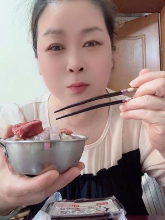 老才臣豆腐乳 绵软细腻 吃的就是鲜香 嫩面酥软 入口即化 地道腐乳 就是这个味儿#好吃到停不下来 #无限回购的宝藏单品