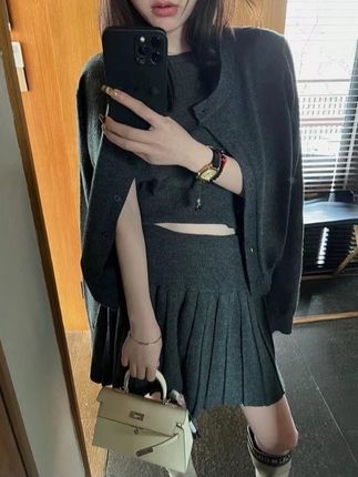 #藏肉显瘦穿搭 #舒适休闲 #遮肉显瘦穿搭 #减龄套装 #宽松遮肚