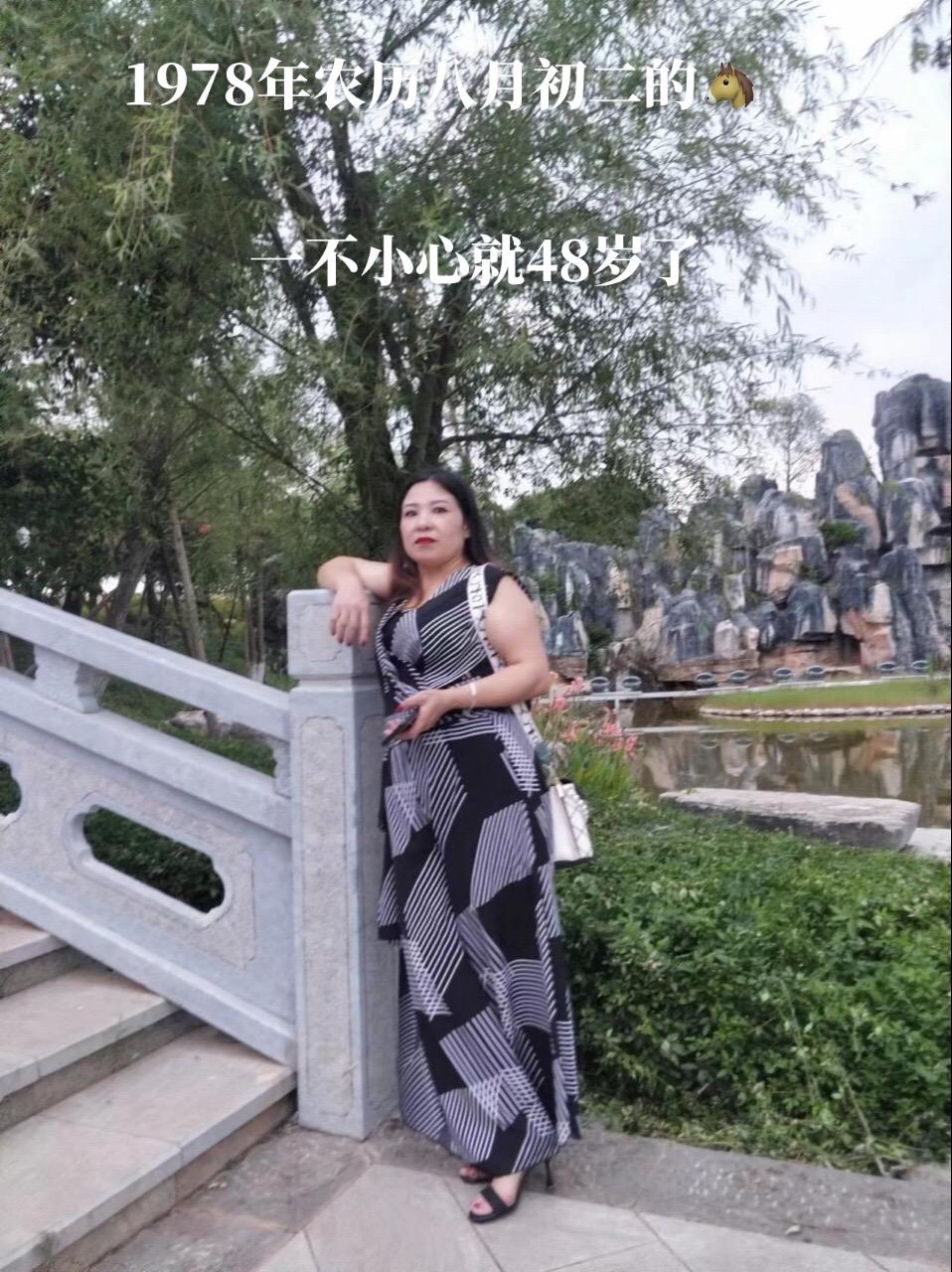 时间不会回头,生活没有如果。我们唯一能做到的就是珍惜眼前,过好当下,过去的事交给岁月去处理,未来的事交给时间去证明,四季有轮回,却却没有轮回的人生。我们除了离生命越来越近,其它的都是渐行渐远,所以余生,过好每一天,两分看透,三分释怀,五分爱自己!!!