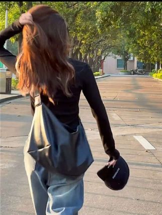 吨吨高级感女包2025新款大容量通勤百搭时尚单肩包休闲软皮斜挎包#爆款包包 #托特包 #托特包推荐
