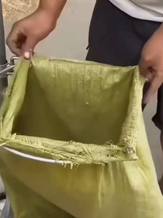 #我要上热门 多功能推车撑袋器,装袋农用粮食灌装移动加厚推拉搬运移动方便#多功能灌袋器器#农民的好帮手#撑袋器#搬运拉车@DOU+小助手