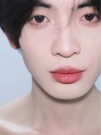 瞳孔和心跳的距离 在与你对视时清零#intoyou女主角唇泥