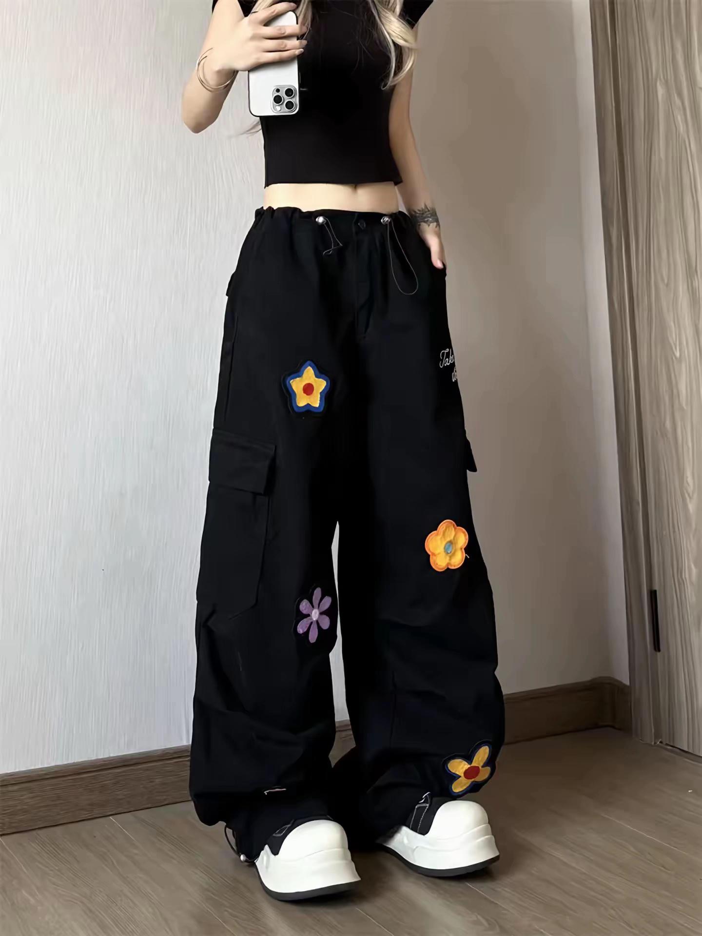 美式嘻哈复古小花贴布休闲牛仔工装裤男女秋。#创作灵感 #秋冬新款 #男女同款#工装牛仔裤穿搭 #好质量