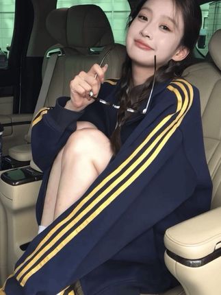 秋三条杠开衫卫衣女宽松外套 #强烈推荐 #显瘦裤子 #百搭 #百搭神裤 #显瘦百搭