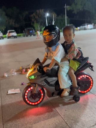 #一起长大一起玩耍 #萌娃骑车 #儿童摩托车 男孩子的快乐就是这么简单