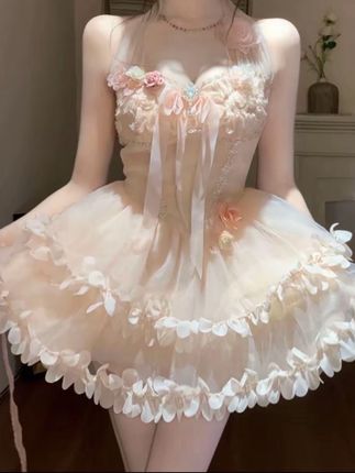 夏季纯欲风小众设计收腰显瘦连衣裙挂脖吊带网纱蓬蓬裙#约会穿搭 #辣妹穿搭 #连衣裙 #显瘦穿搭 #显高显瘦显腿长