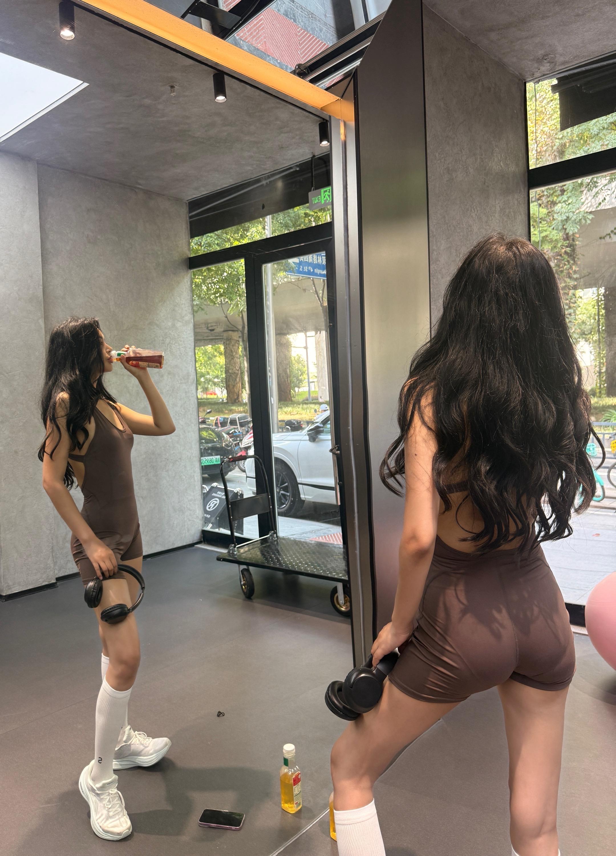 听有力量的话,不如做有力量的人#爱健身的小姐姐 #日常生活
