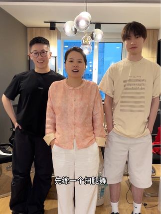 公司新员工正式上岗,个个都是带着才艺来的,一下就把弟弟和弟媳的位置给取代了#日常分享