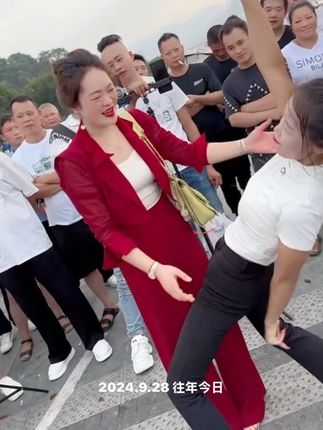 #炒细米粉怎么做 #馒头芝士做法 #民族特色文化 #辣椒炒荷包蛋怎么做 #烤松饼做法