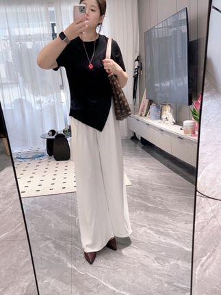 我身上这条裤子还没拍的姐妹们 赶紧点击链接去拍,活动马上就要结束了~现在下单的都送运费险,我自留了两条😂😂#挑战全网笑容最治愈的女孩 #穿搭喜欢我关注我 #西服阔腿裤