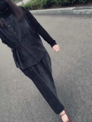 尽力之后,选择随缘吧,人的手就那么大,握不住的东西太多了,要学会与自己和解。”#穿搭#穿出高级感 #穿出自信穿出美丽 #优雅气质 #穿出自己的风格
