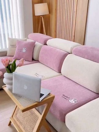 这个沙发套彻底解决我对沙发的烦恼,轻轻一套就解决了。它是雪尼尔面料的,高弹力服帖不跑动,颜色也很高级,整体效果氛围感满满#沙发套 #沙发套罩 #沙发套推荐 #沙发垫 #四季通用沙发套