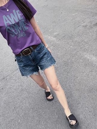 “ 以前我老想着,对别人好一点,别人也会对我好一点,但是我现在觉得,我想对自己好一点...” ##休闲百搭 #夏日穿搭 #强烈推荐