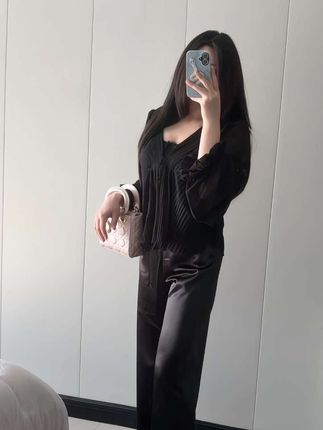 #今日穿搭 #蕾丝衫 #显高显瘦穿搭 #御姐 #黑色系穿搭