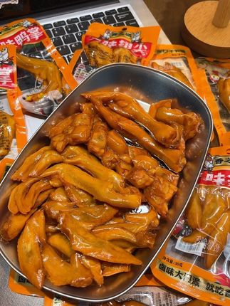 一次吃到这么多口味的酱卤全家桶真的好快乐啊!关键还是香之派专做卤味品牌的!每种都卤的丝丝入味!晚上特解馋#香之派 #开袋即食 #好吃到爆 #卤味 #妈呀太香了
