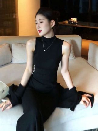 慵懒御姐连衣裙,谁穿谁是氛围感女主!#创作灵感 #高级感穿搭 #优雅气质 #气质女神范儿 #御姐风
