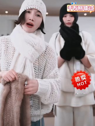 冬季保暖要准备,皮草帽子手套和围巾 #冬季必备 #冬季穿搭 #帽子一戴谁都不爱 #手套 #围巾